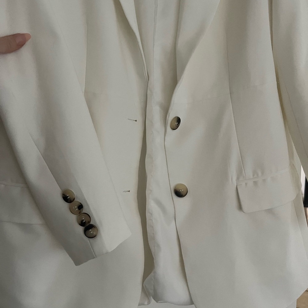 Chic White Oversized Blazer - Picture 2 of 8